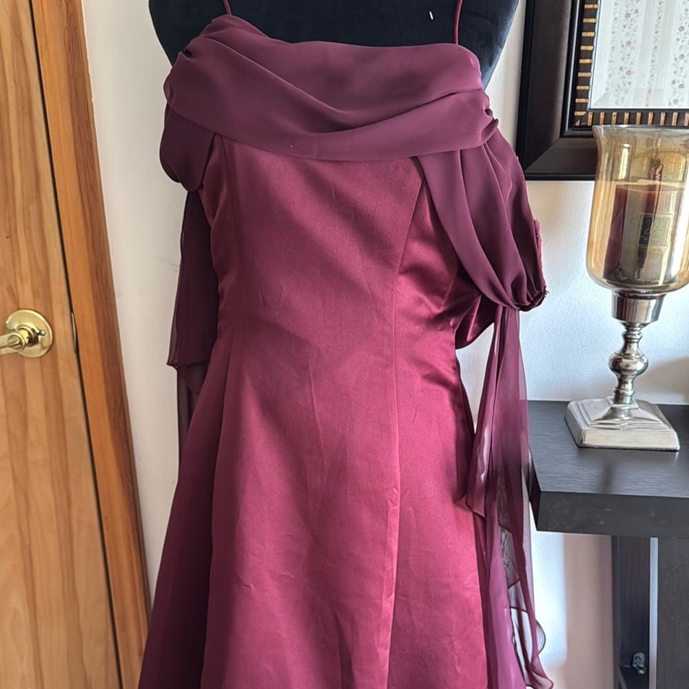 Elegant Burgundy Evening Dress